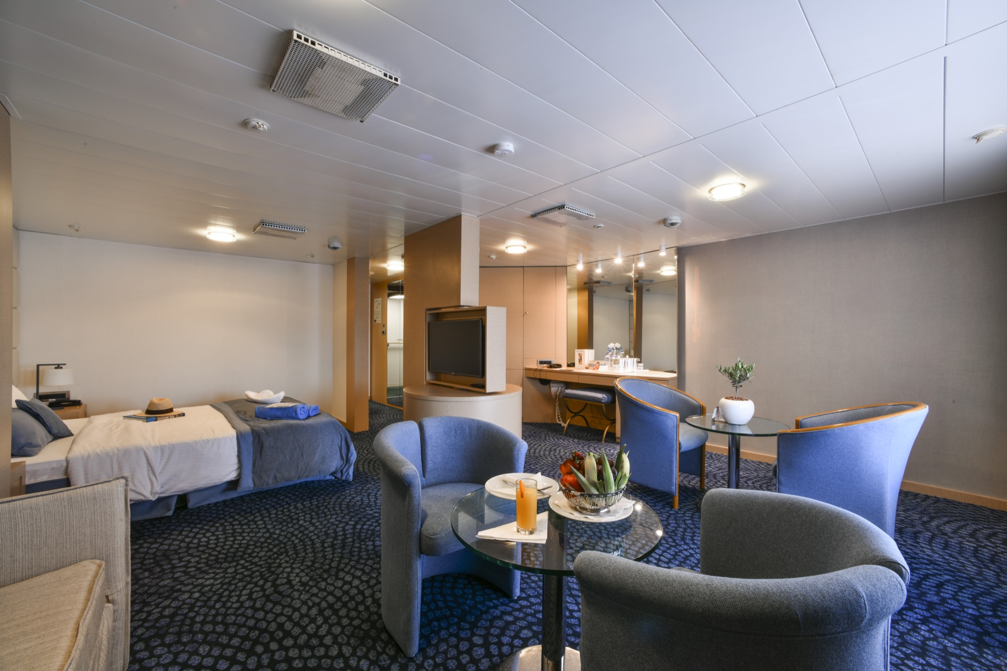 Celestyal Olympia Accommodation Junior Suite SJ 1.jpg